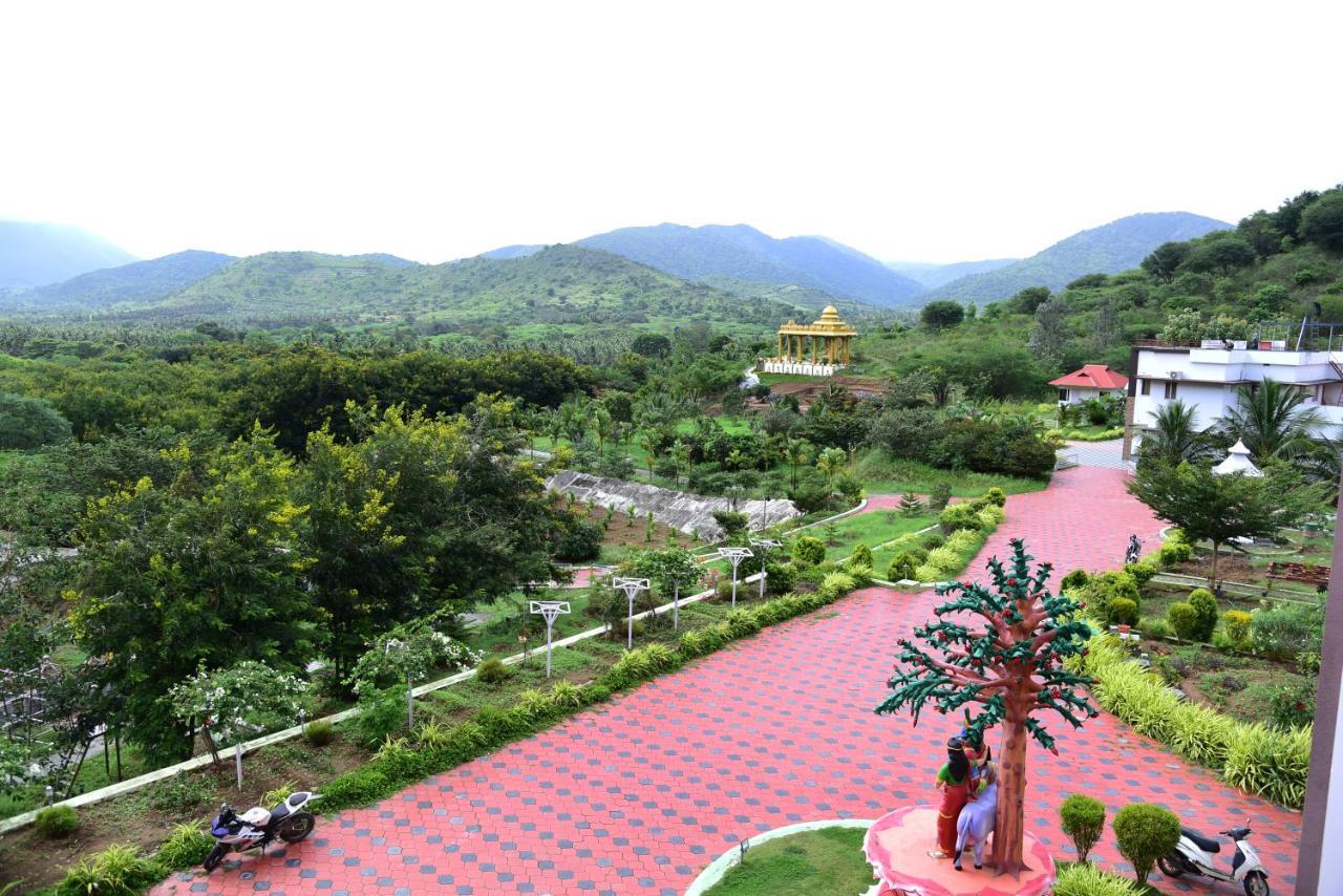 Nirvana Holistic Living Varagampadi ภายนอก รูปภาพ